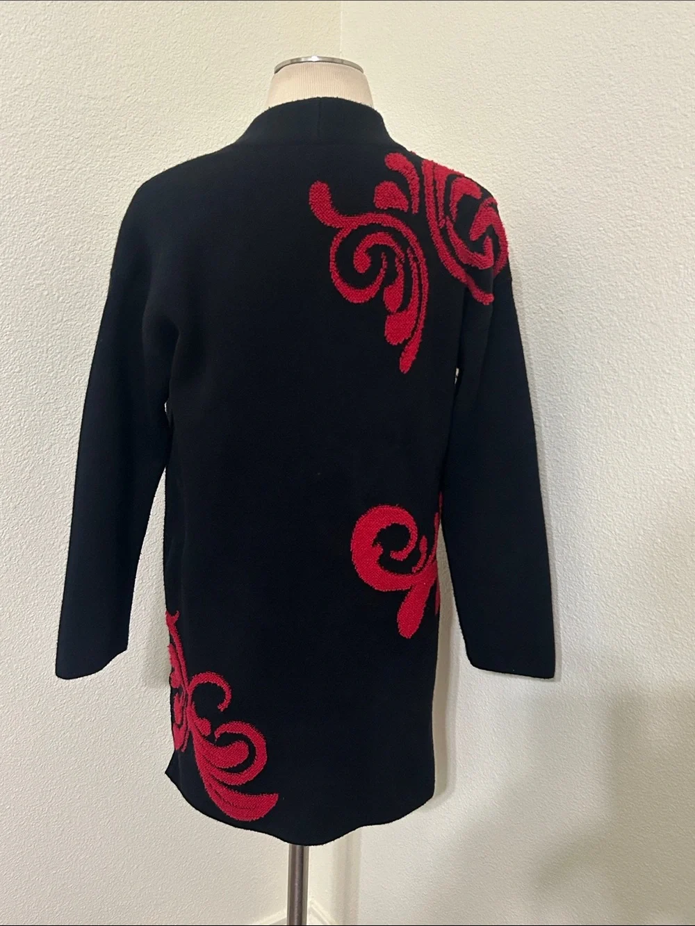 Chico’s Whimsical Artsy Black Sweater Cardigan with Red Swirl Accents 00P PXS